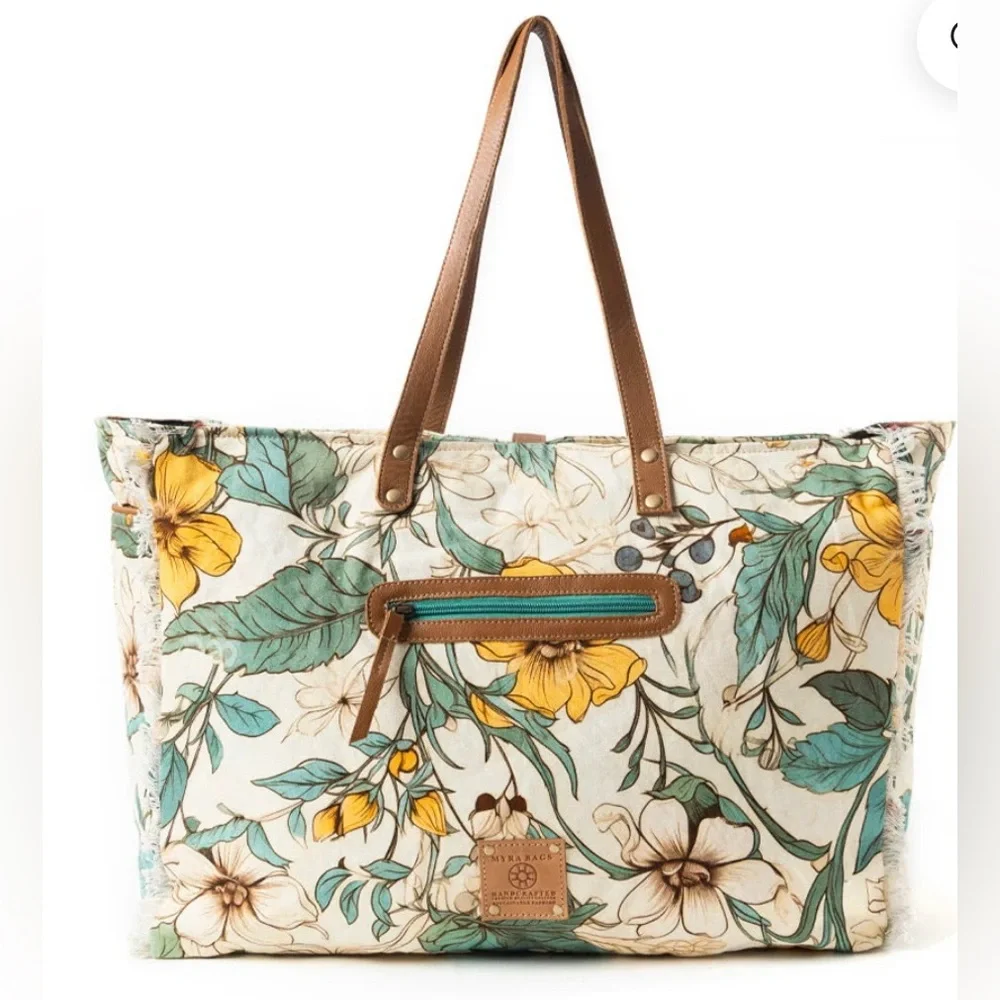 MYRA-Lovely Florals Weekender Bag In Light Green - Picture 3 of 4